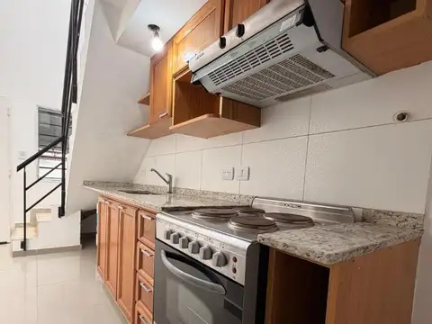 Alquiler, 3 Amb Tipo Duplex, 2 Baños, Interno. Opc Cochera