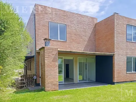 Casa en Alquiler de 3 dormitorios