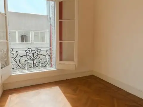 DEPARTAMENTO EN VENTA A RECICLAR