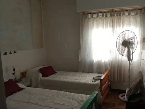 VENTA IMPECABLE DEPARTAMENTO 4 AMBIENTES - ZONA CARREFOUR