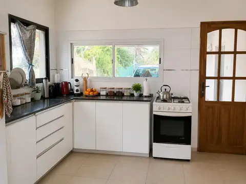 Casa 4 ambientes con 1 baño