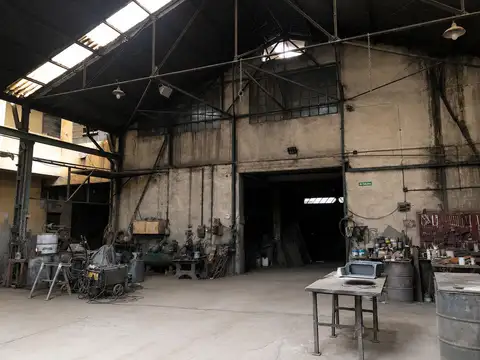 Depósito en  Pompeya - 1.500 m2