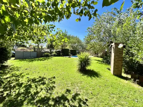Casa en Venta con 3 cocheras