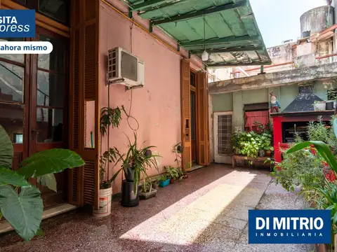 Barracas casa con local y cochera