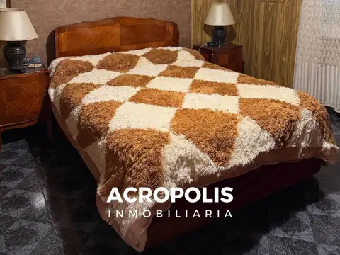 Casa 5 ambientes con 1 baño