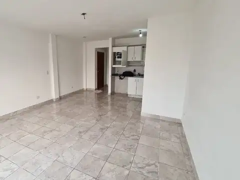 EN VENTA SUPER OPORTUNIDAD DEPARTAMENTO EN CASEROS, SOBRE MORENO AL 4500 - FICHA 6909