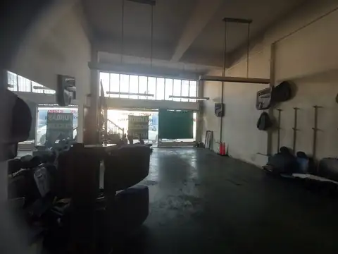 Local en Venta Via Púb.