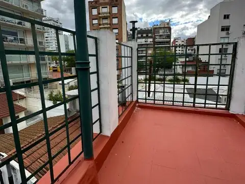 Depto Tipo Casa en Venta de 4 dormitorios