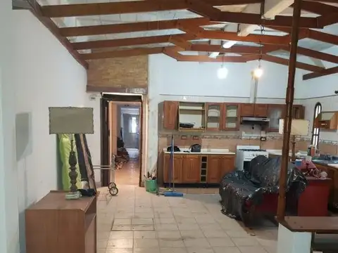 PH en venta - 5 dormitorios 3 baños - 250 mts2 - Ramos Mejia