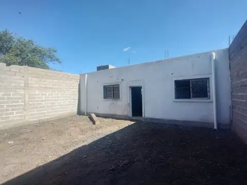 Casa 3 ambientes con 1 baño