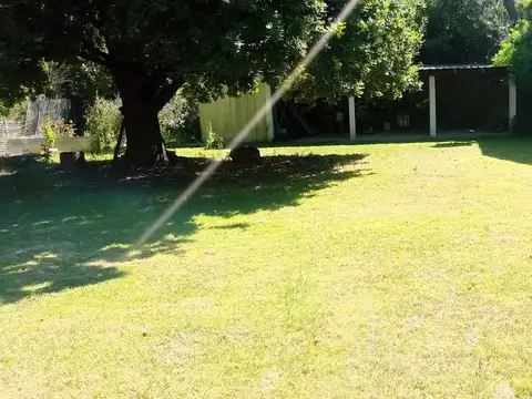 Quinta en Villa Saboya sobre Sta Magdalena al 800