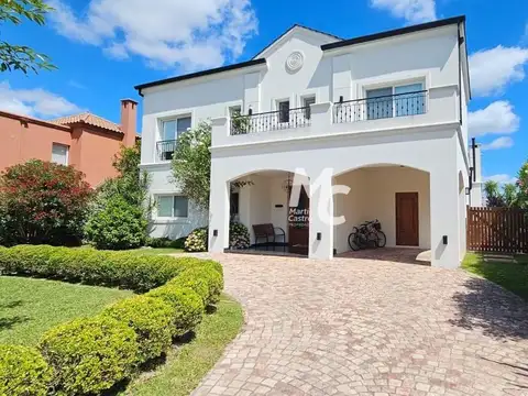 Casa en Venta al Este