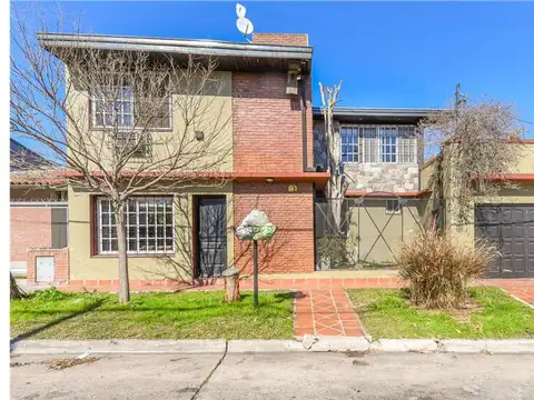 VENTA CASA PH 4 AMBIENTES QUINCHO COCHERA QUILMES