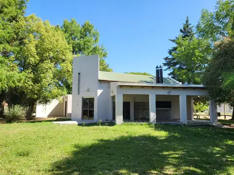 Casa en Venta con 2 cocheras