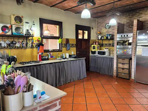 Casa en Venta con 5 cocheras