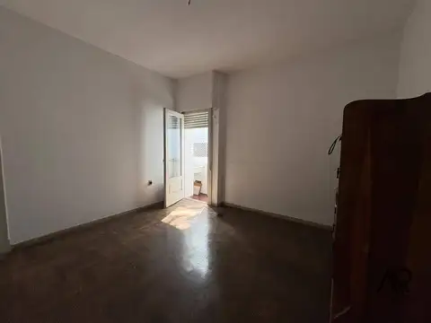 Departamento 5 ambientes con 1 baño