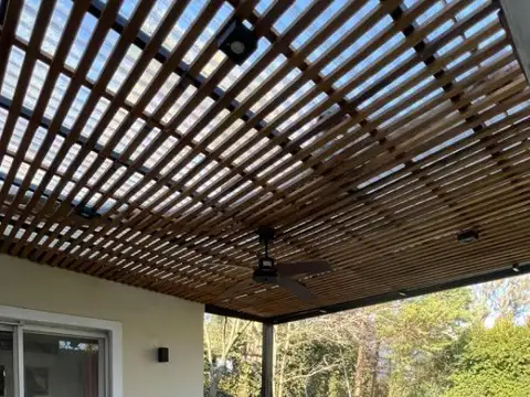 Casa en Venta con 3 cocheras