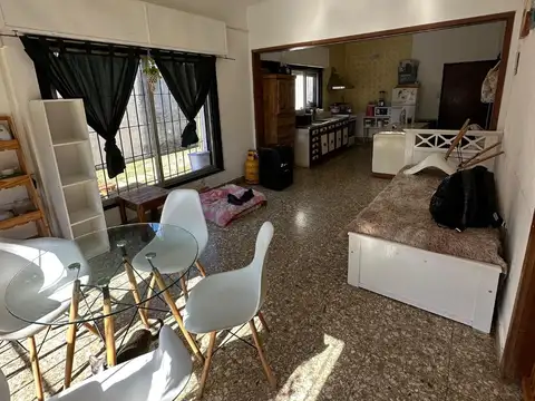 Casa 3 ambientes con 2 baños