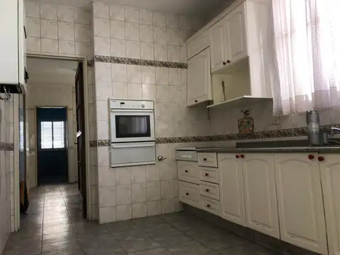 Departamento 7 ambientes con 4 baños