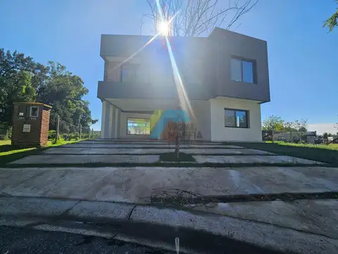 Casa  en Venta en Santo Tomas, Derqui, Pilar - Financiación Propia
