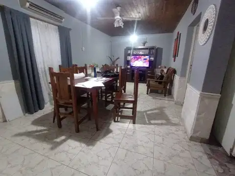 Casa 4 ambientes con 1 baño