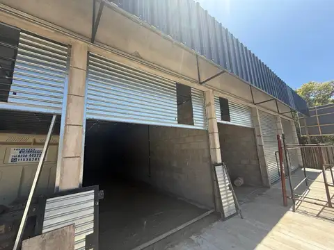 Locales de Paseo de Compras en Caaamaño 100