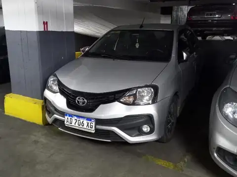 COCHERA FIJA CUBIERTA -muy comoda