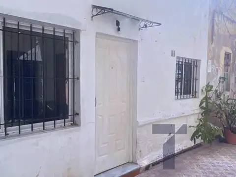 Avenida Hipólito Yrigoyen 1600
