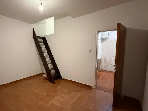 Avenida Hipólito Yrigoyen 1600