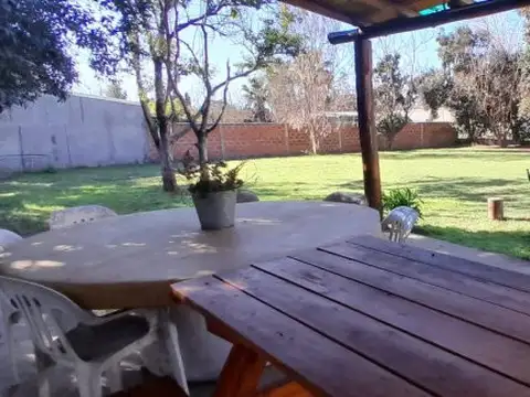 EN VENTA CASA CON GRAN TERRENO EN OLIVEROS
