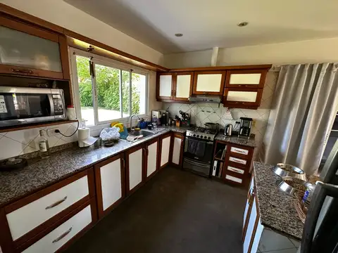 Casa en Venta con 6 cocheras