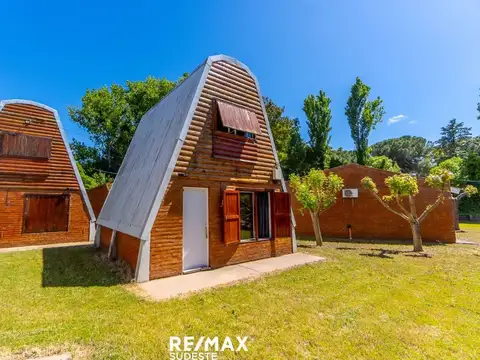 Venta complejo de 8 cabañas con pileta Pehuen Co