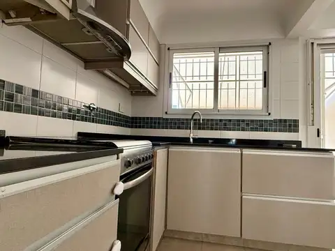 Depto Tipo Casa 4 ambientes con 3 baños