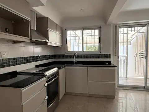 Depto Tipo Casa en Venta con 2 cocheras