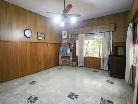 Casa 6 ambientes con 3 baños