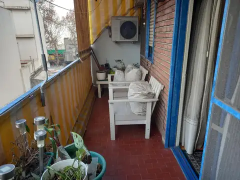 3 Ambientes con balcon en excelente estado