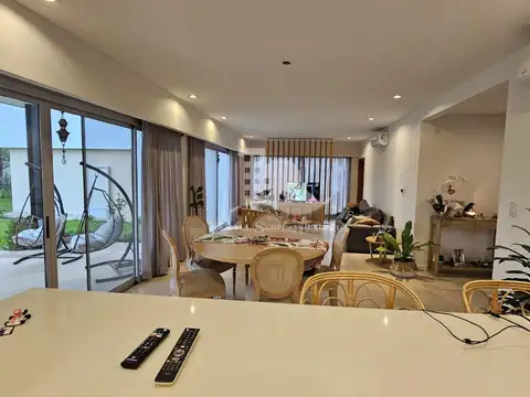 Casa en Venta en Las Golondrinas, USD 360.000