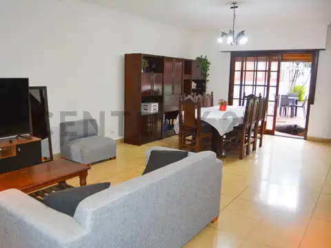 VENTA CASA CON LOTE PROPIO - PILETA y PARRILLA - PALERMO