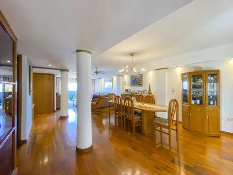 Departamento 8 ambientes con 4 baños