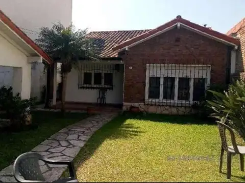 Excelente Ubicación Chalet ideal uso comercial Lote 344m2