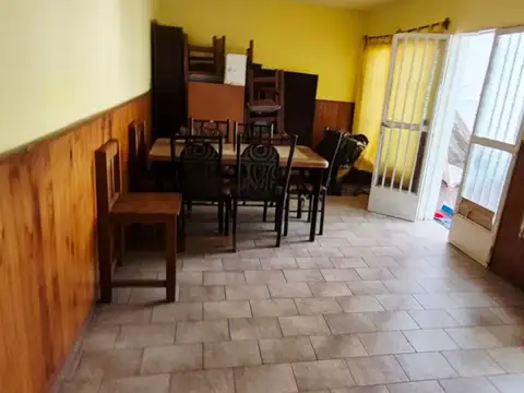 Casa 2 ambientes con 1 baño