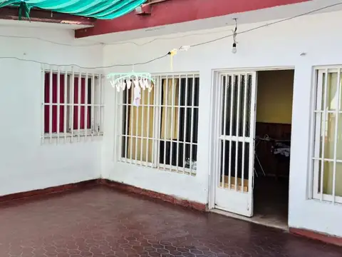 CASA EN VENTA 2 DORMITORIOS BUENA NUEVA GUAYMALLÉN