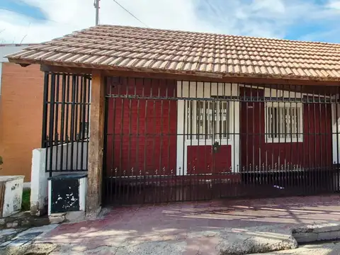 CASA EN VENTA 2 DORMITORIOS BUENA NUEVA GUAYMALLÉN