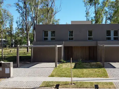 DUPLEX DE CATEGORIA EN NUEVO MALAGUEÑO- 3 DORMITORIOS - 3 BAÑOS - ENTREGA DICIEMBRE 2025