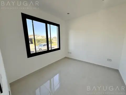 Casa en Venta en Pilar del Este - Santa Lucia, USD 235.000