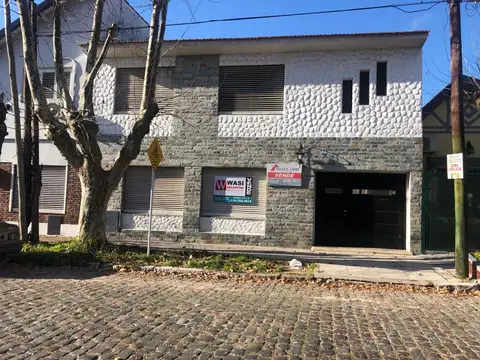 CHALET- 3 DORMITORIOS- SALA JUEGOS- ACEPTA PERMUTA DPTO. EN ZONA ó CAPITAL-