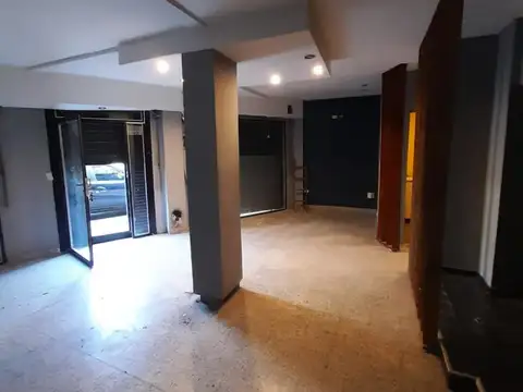 AMPLIO LOCAL COMERCIAL VILLA DEL PARQUE