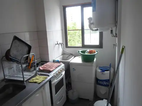 INVIERTA - FRENTE CON BALCON - COCINA SEPARADA - DORMITORIO CON PLACAR -