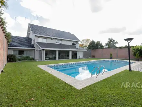 Casa en Venta en Monte Grande, USD 470.000