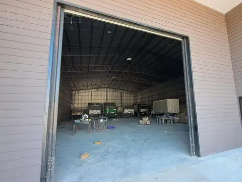 Galpon en Venta 64  mts Fondo
